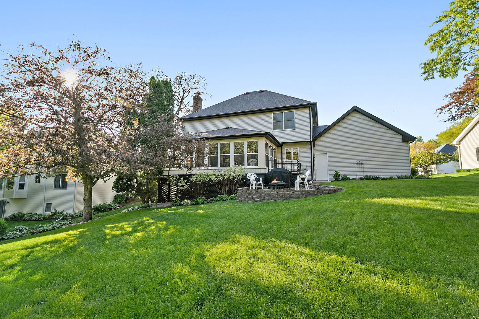 1045 Helen Drive, Algonquin, IL 60102