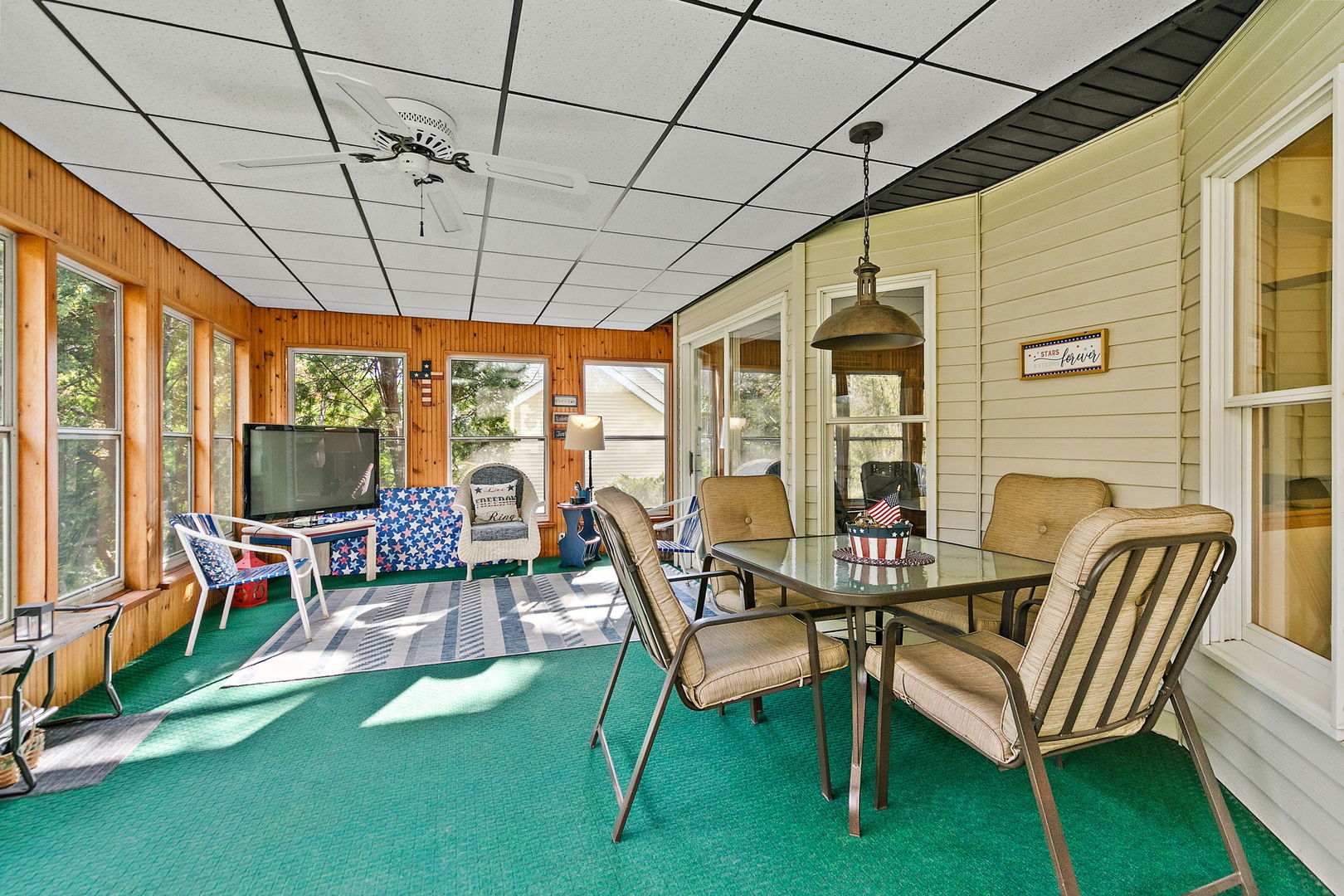 1045 Helen Drive, Algonquin, IL 60102