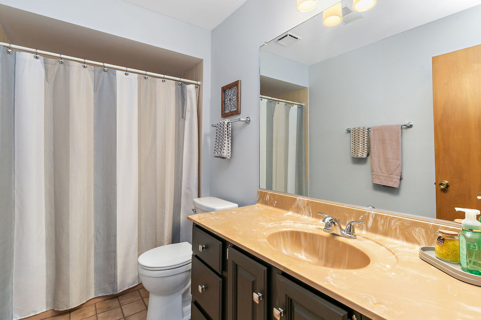 1045 Helen Drive, Algonquin, IL 60102