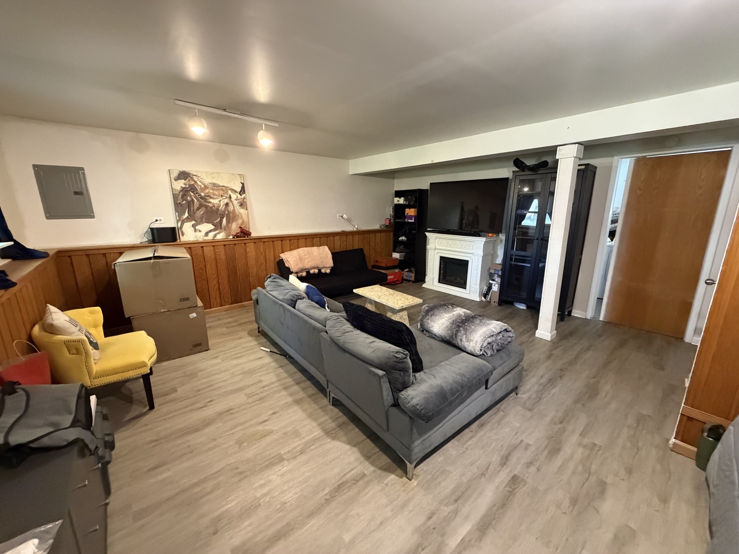 3S478 Winfield Road, Warrenville, IL 60555