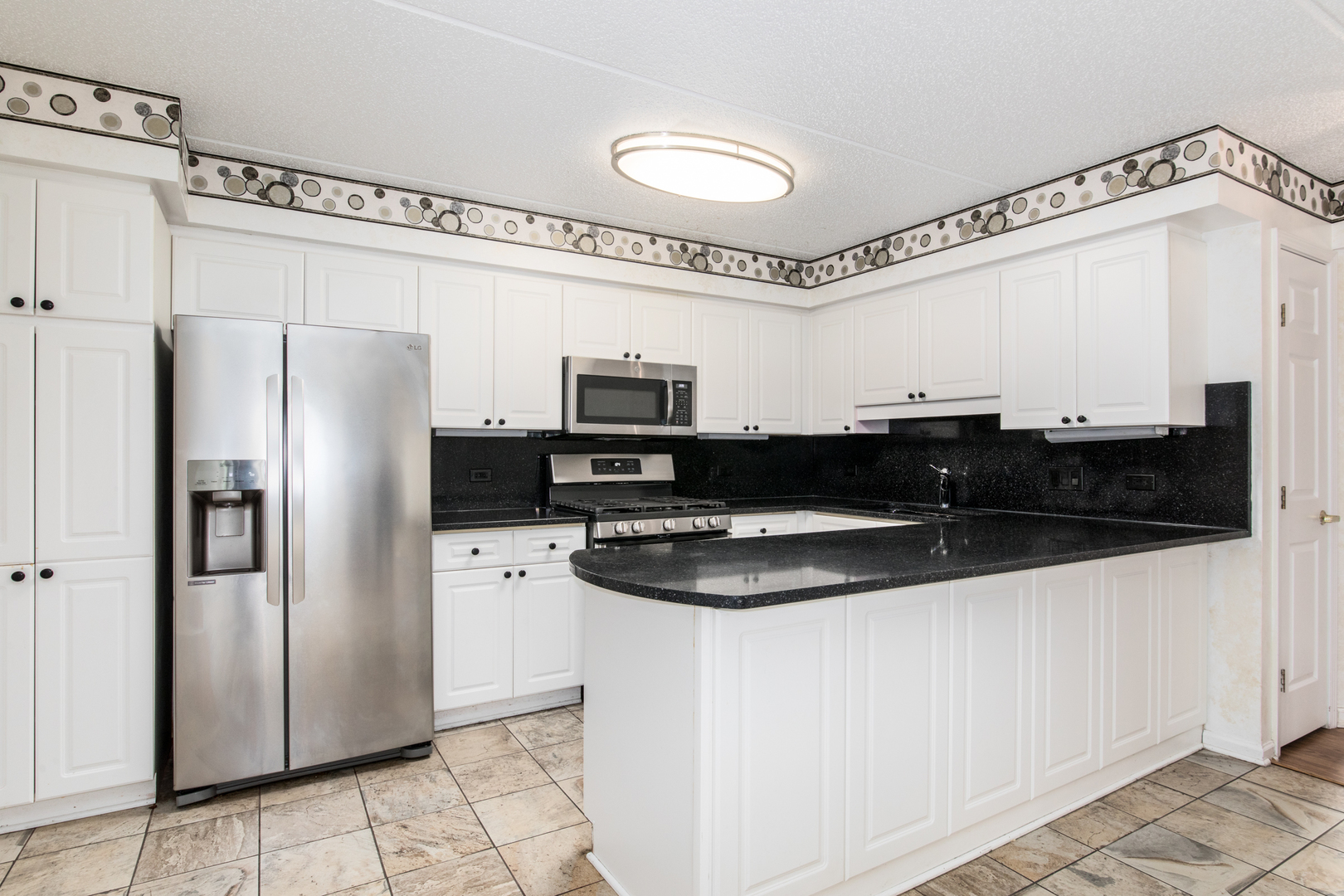 710 Creekside Drive #302, Mount Prospect, IL 60056