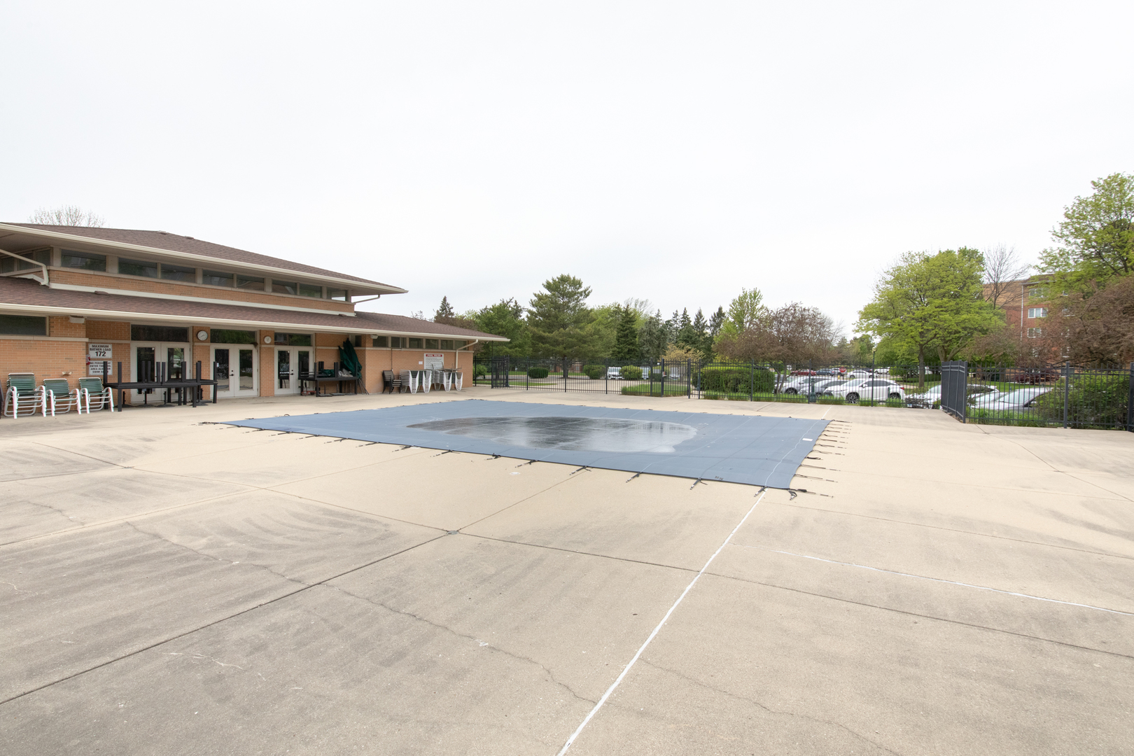 710 Creekside Drive #302, Mount Prospect, IL 60056