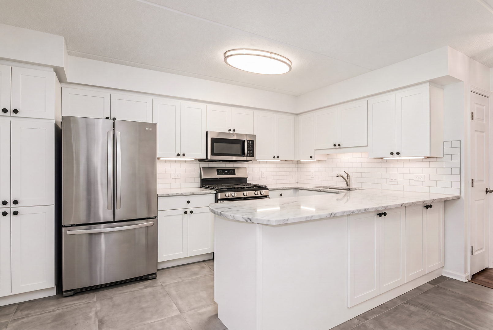 710 Creekside Drive #302, Mount Prospect, IL 60056