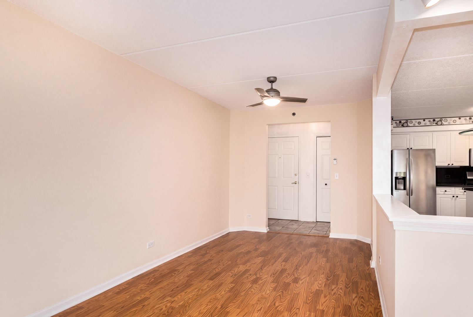 710 Creekside Drive #302, Mount Prospect, IL 60056