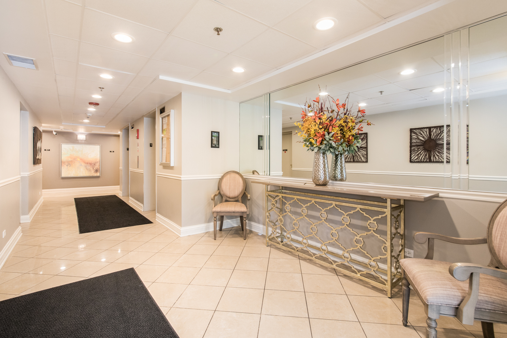 710 Creekside Drive #302, Mount Prospect, IL 60056