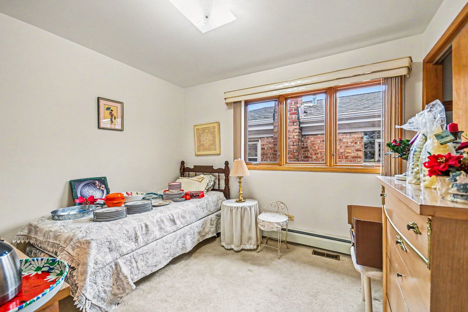 5439 N Neva Avenue, Chicago, IL 60656