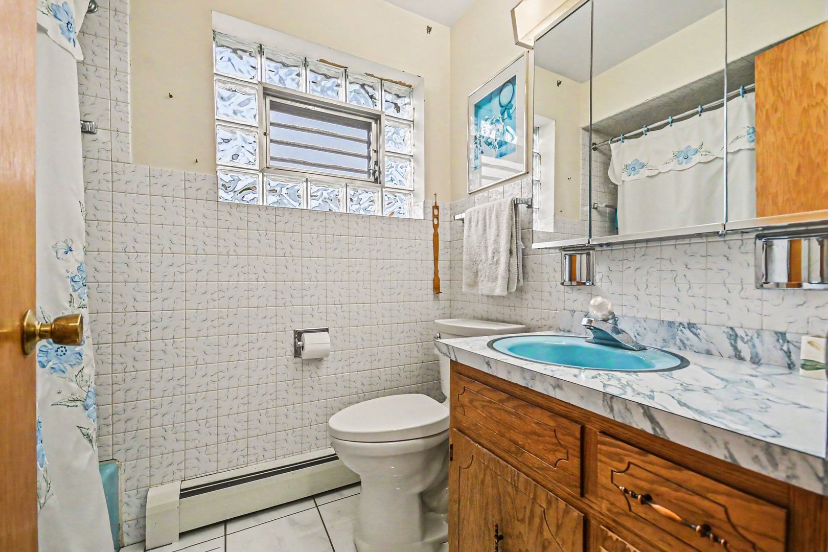 5439 N Neva Avenue, Chicago, IL 60656