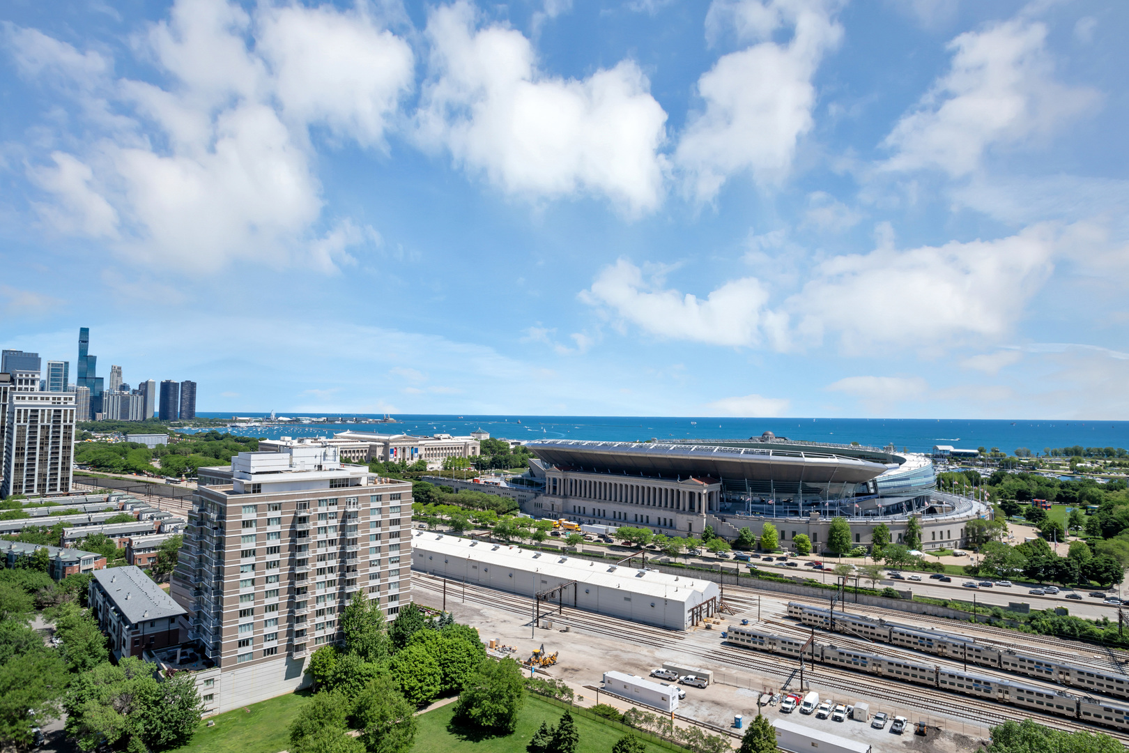 1600 S Prairie Avenue #2102, Chicago, IL 60616
