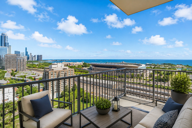 1600 S Prairie Avenue #2102, Chicago, IL 60616