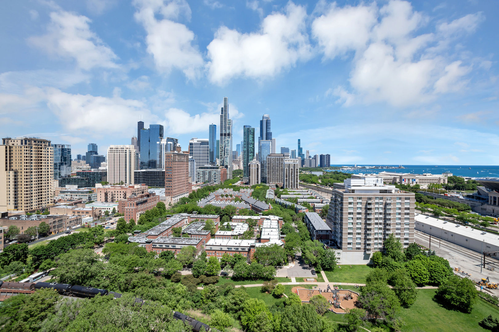 1600 S Prairie Avenue #2102, Chicago, IL 60616