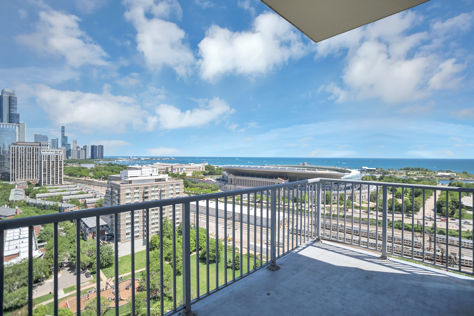 1600 S Prairie Avenue #2102, Chicago, IL 60616