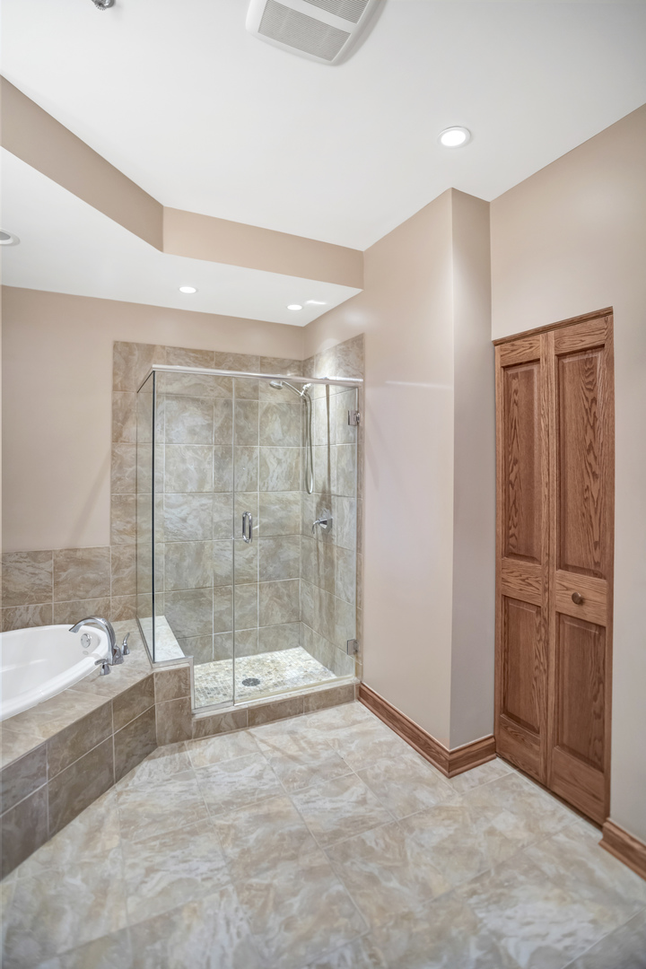 1600 S Prairie Avenue #2102, Chicago, IL 60616