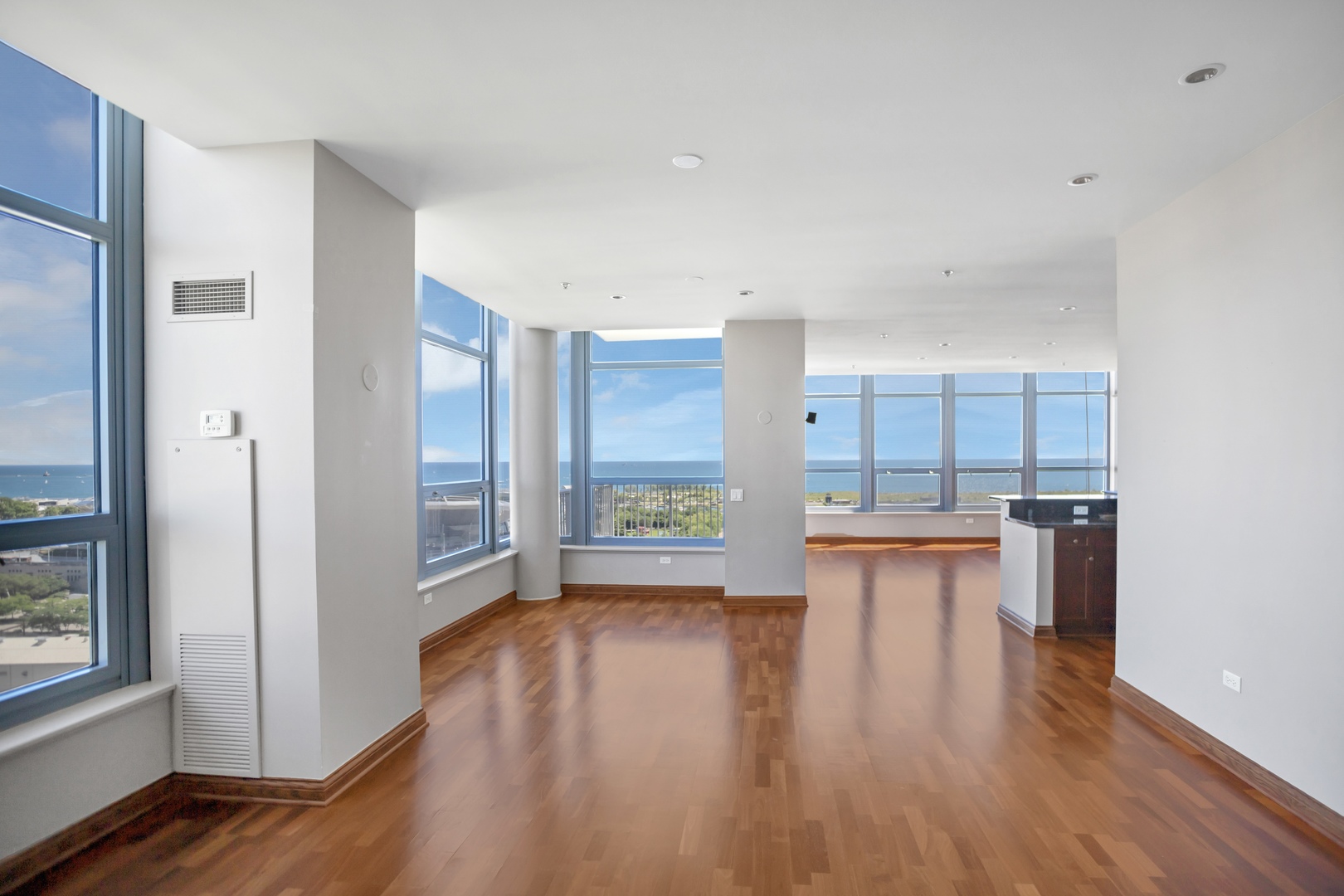 1600 S Prairie Avenue #2102, Chicago, IL 60616