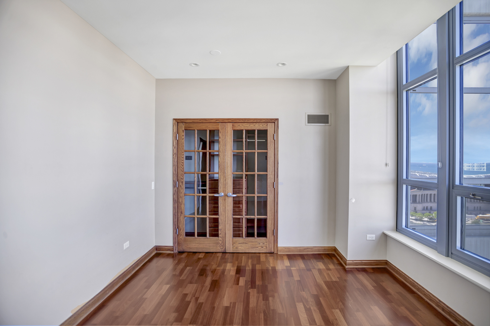 1600 S Prairie Avenue #2102, Chicago, IL 60616