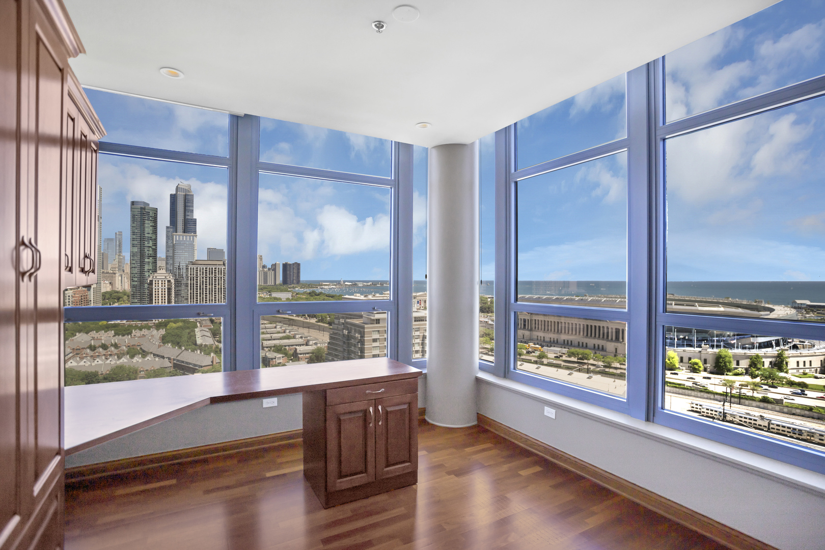 1600 S Prairie Avenue #2102, Chicago, IL 60616