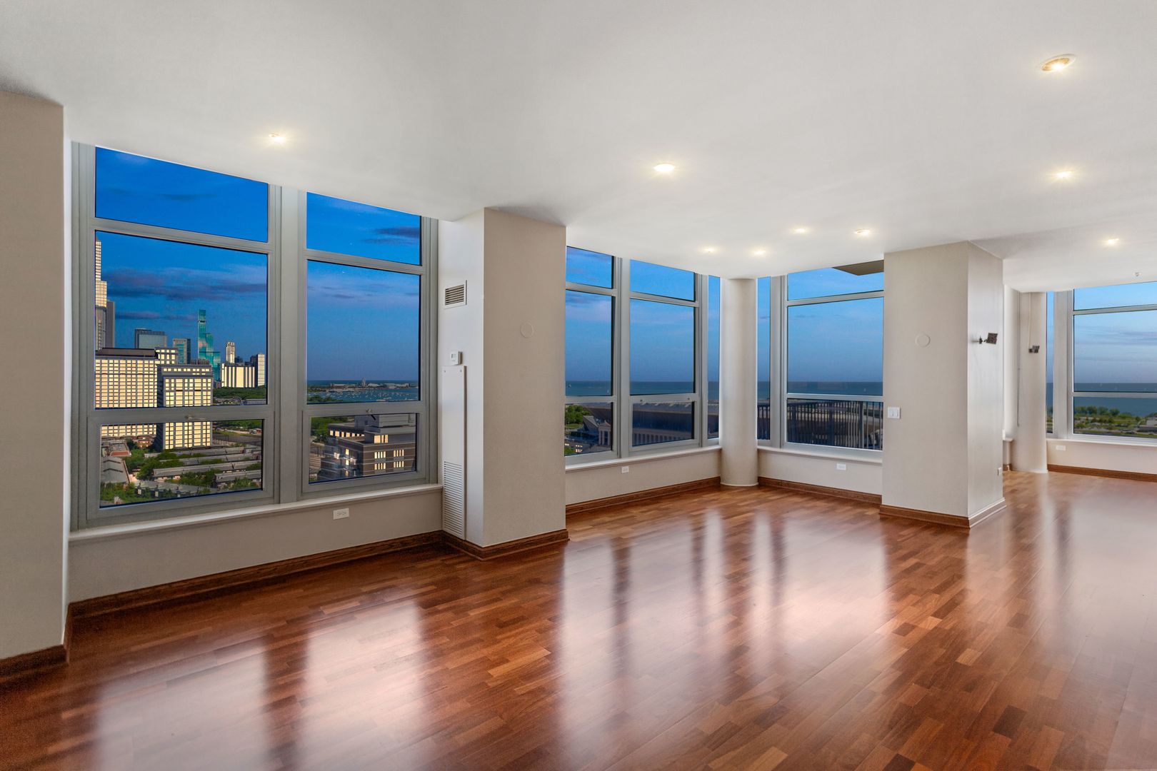1600 S Prairie Avenue #2102, Chicago, IL 60616