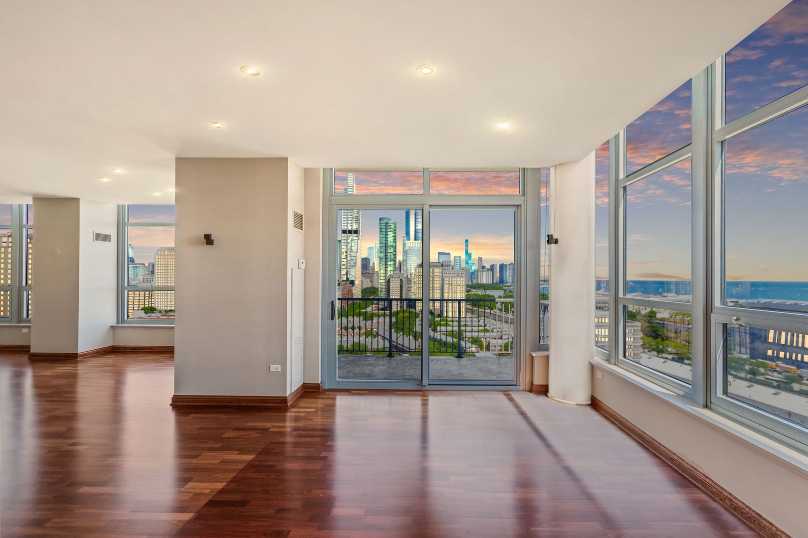 1600 S Prairie Avenue #2102, Chicago, IL 60616