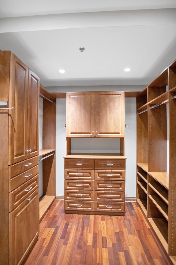 1600 S Prairie Avenue #2102, Chicago, IL 60616