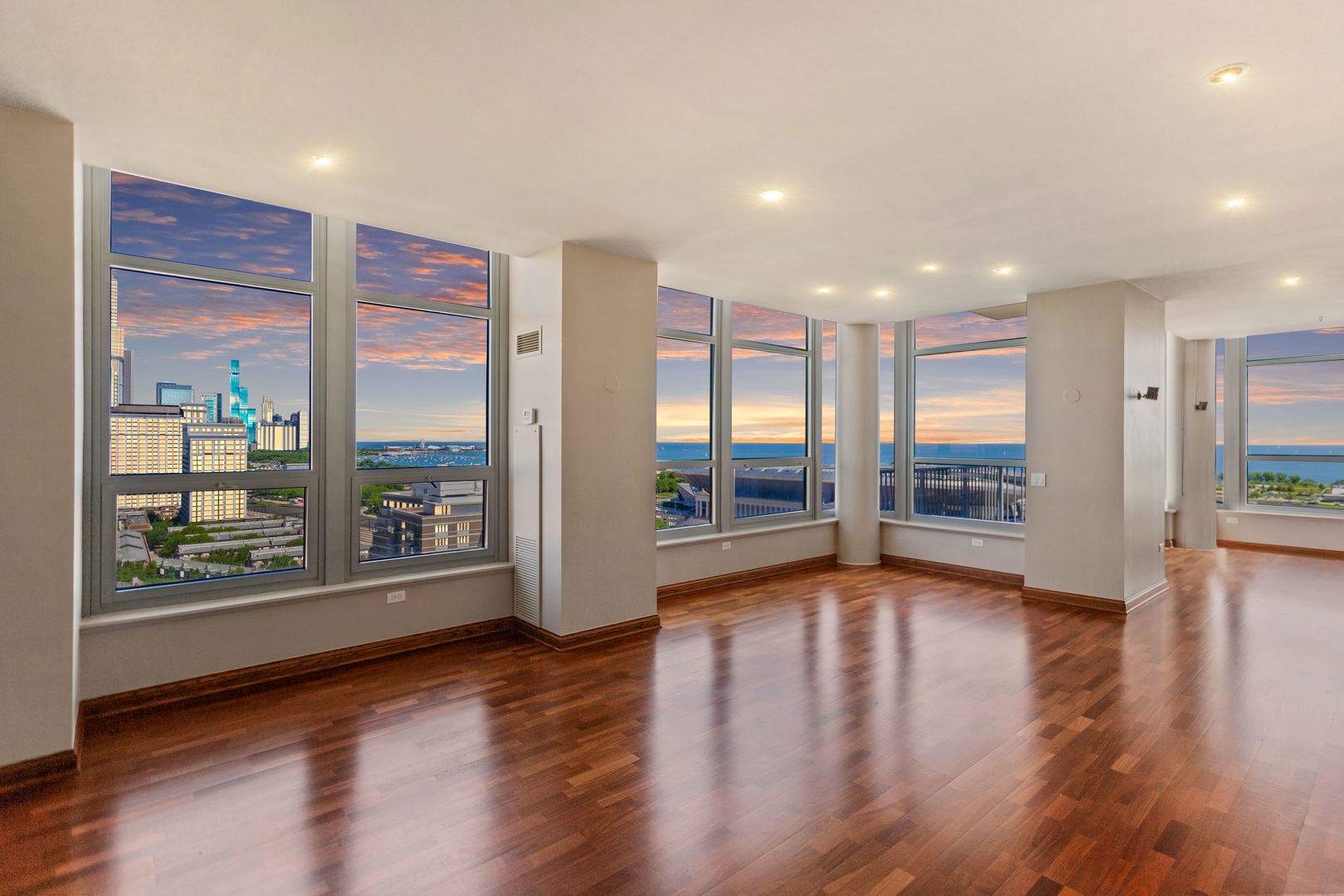 1600 S Prairie Avenue #2102, Chicago, IL 60616