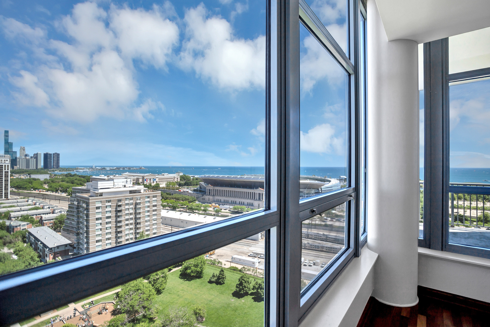 1600 S Prairie Avenue #2102, Chicago, IL 60616