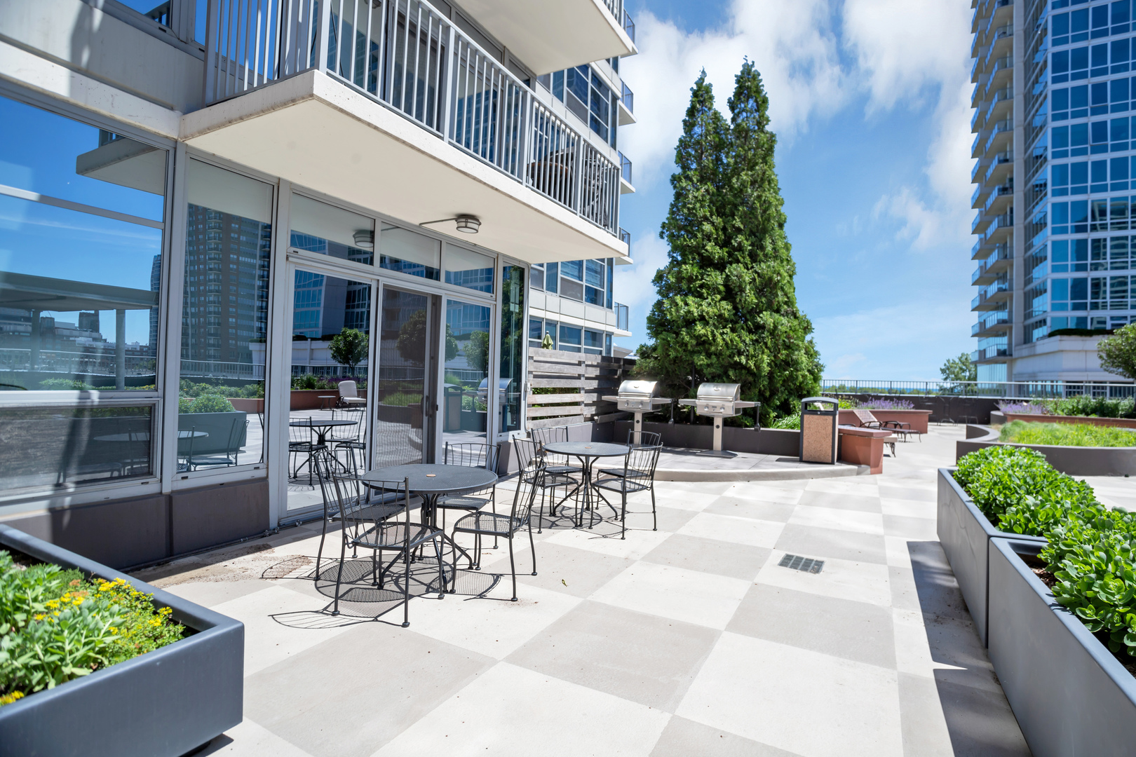 1600 S Prairie Avenue #2102, Chicago, IL 60616