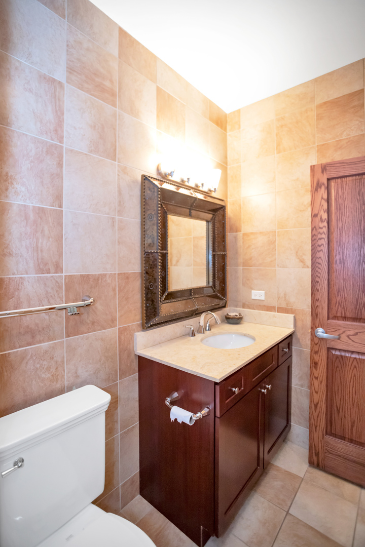 1600 S Prairie Avenue #2102, Chicago, IL 60616