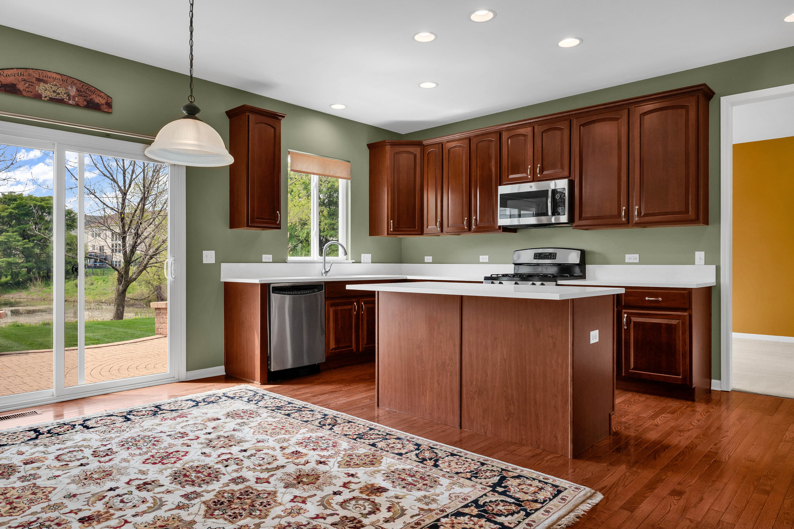 1575 McClellan Drive, Lindenhurst, IL 60046