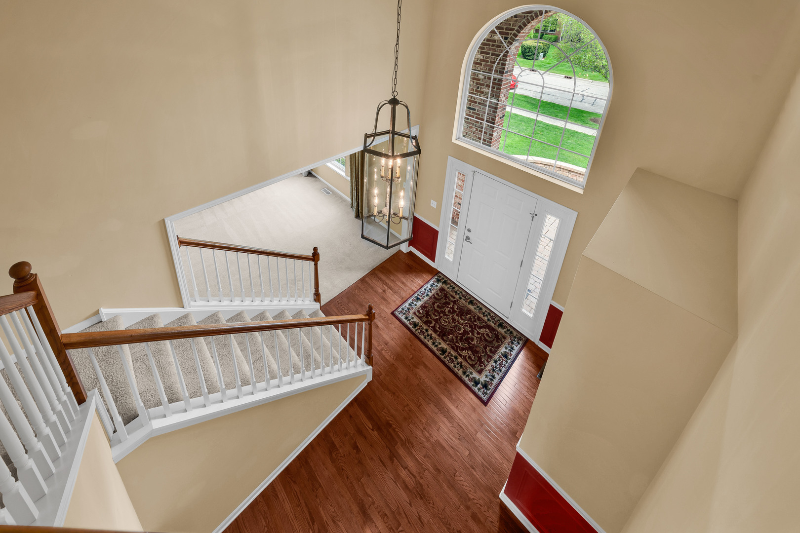 1575 McClellan Drive, Lindenhurst, IL 60046