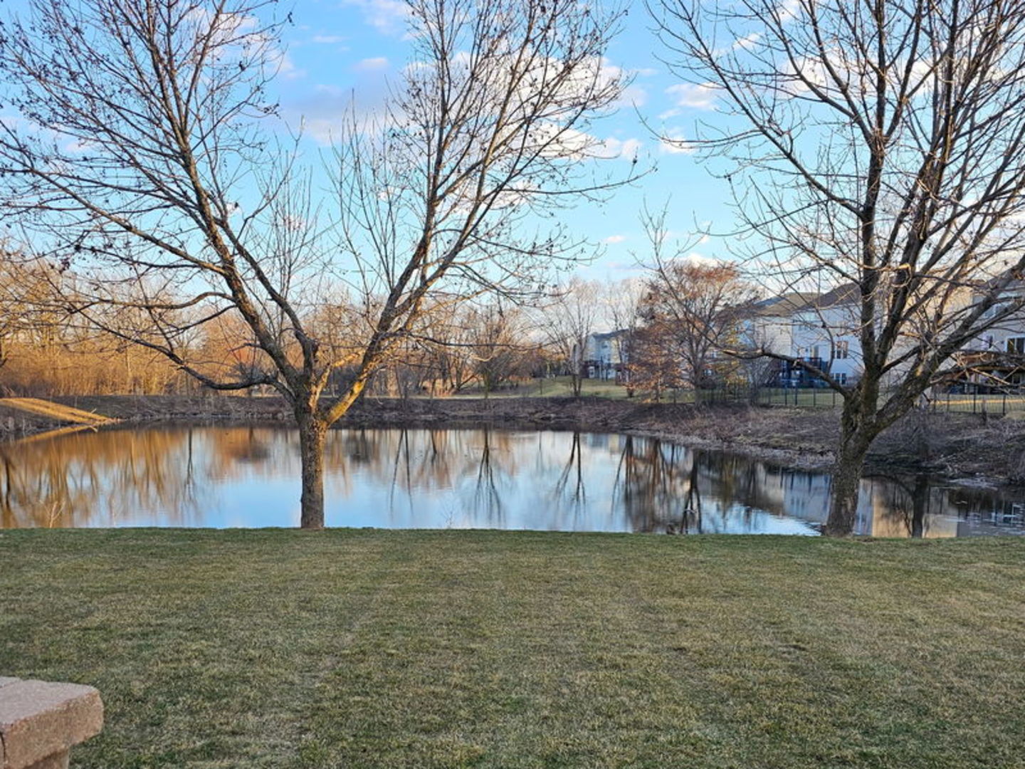 1575 McClellan Drive, Lindenhurst, IL 60046