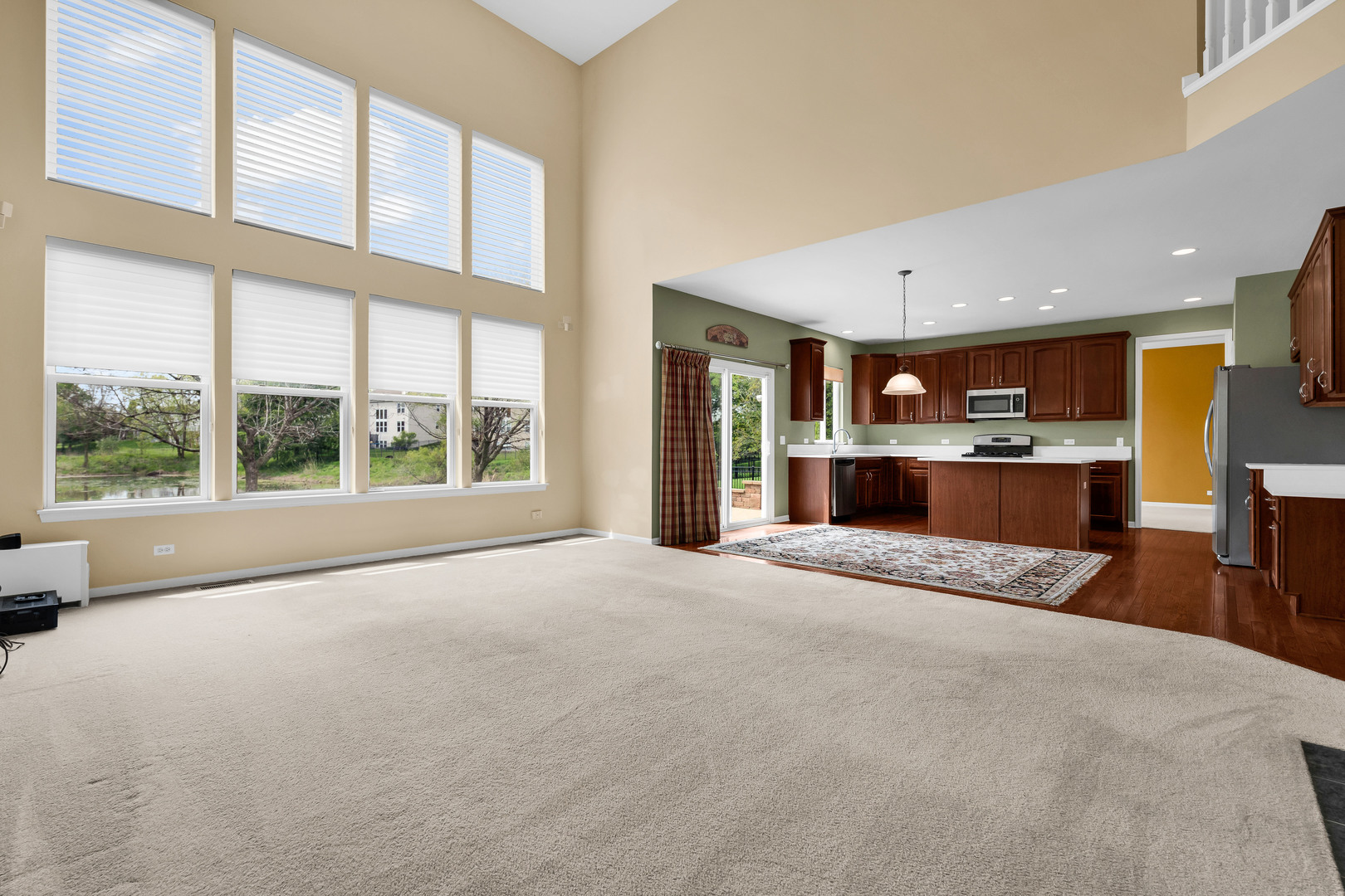 1575 McClellan Drive, Lindenhurst, IL 60046