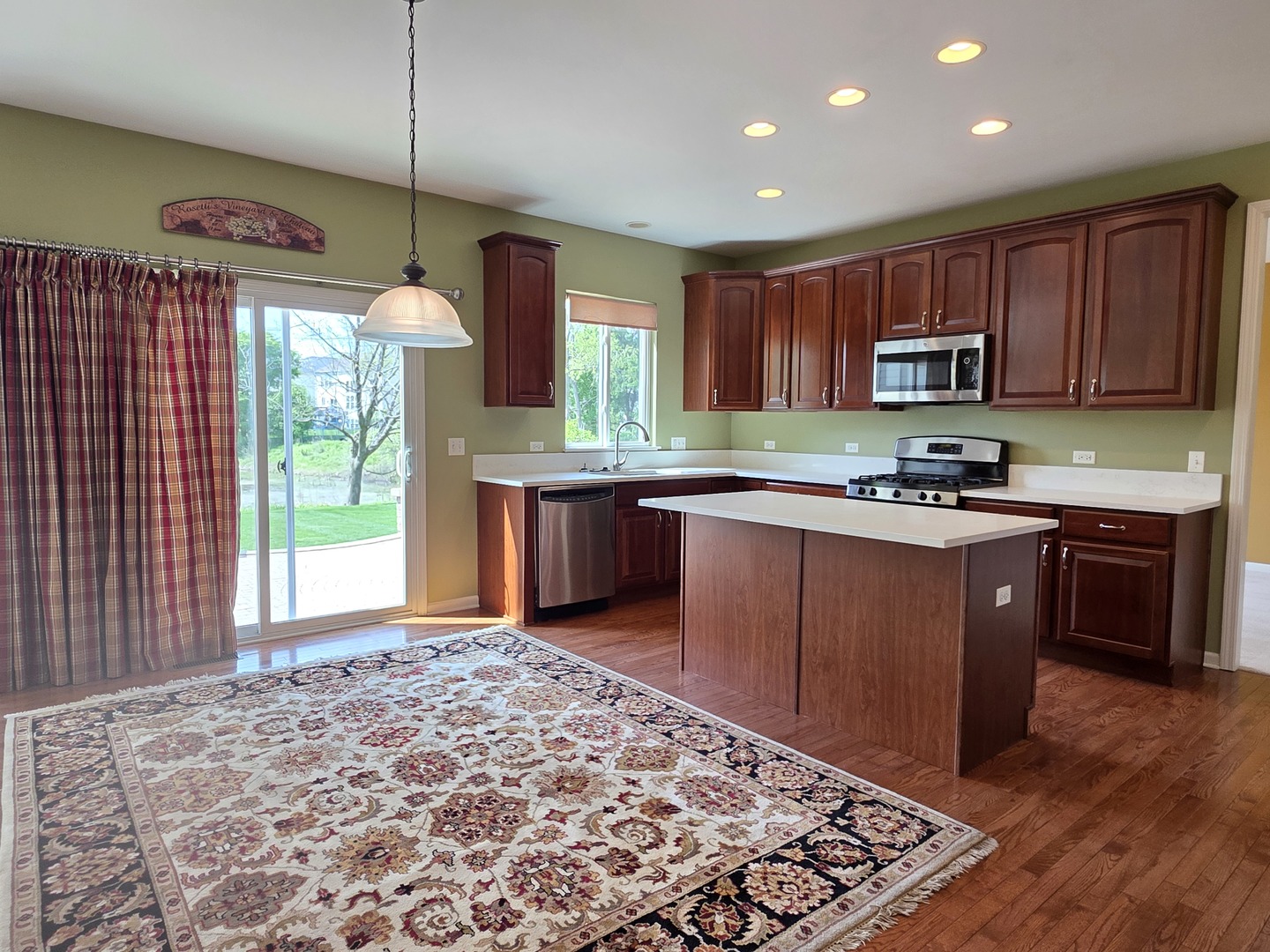 1575 McClellan Drive, Lindenhurst, IL 60046
