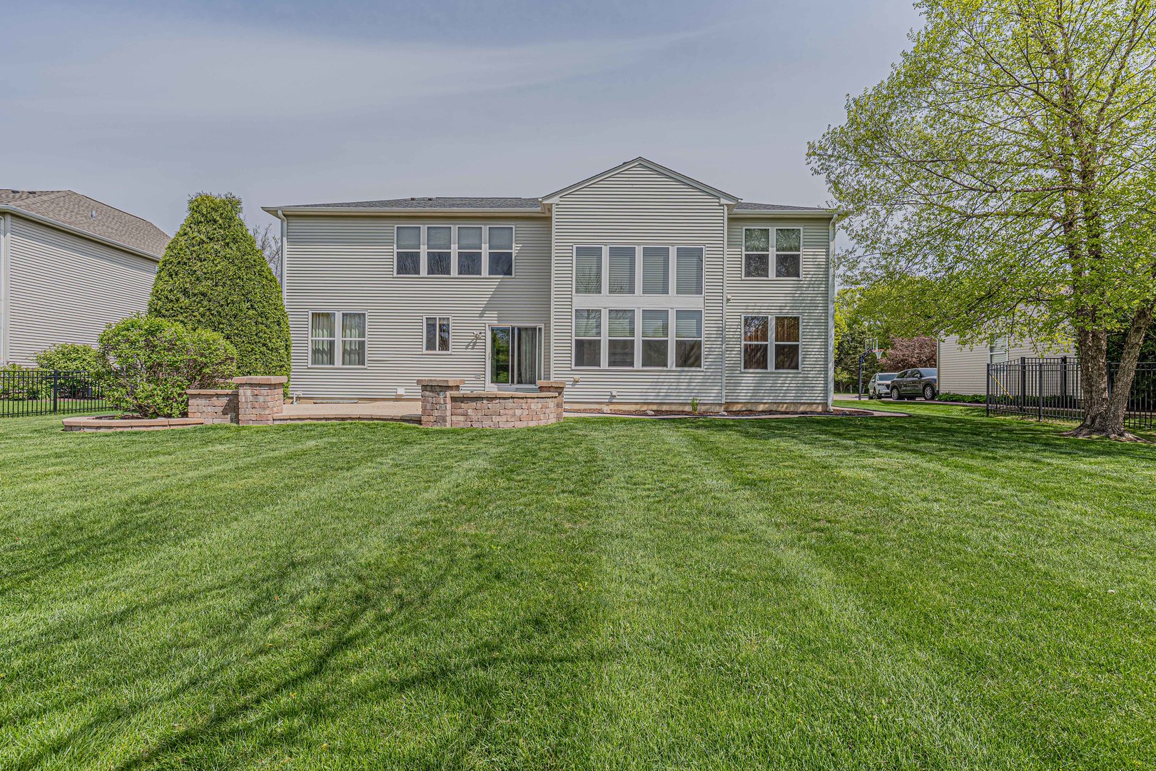 1575 McClellan Drive, Lindenhurst, IL 60046