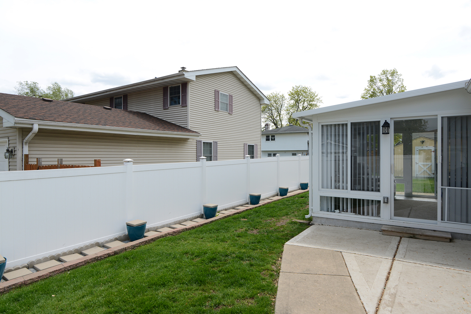 985 Idaho Street, Carol Stream, IL 60188
