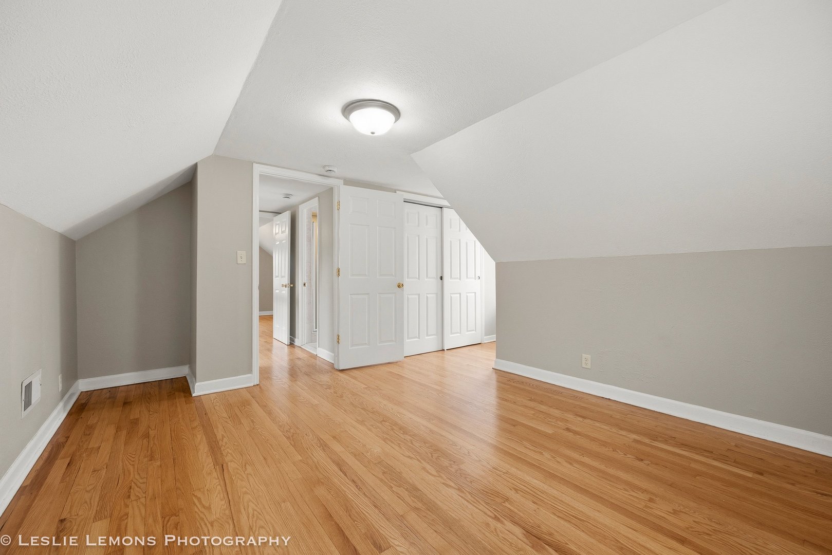 2332 N Leyden Avenue, River Grove, IL 60171