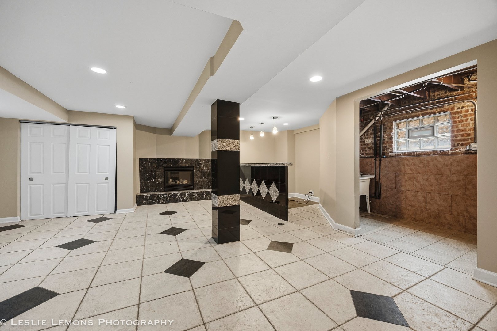 2332 N Leyden Avenue, River Grove, IL 60171