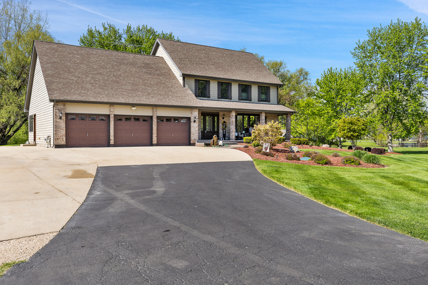 13N470 Chisholm Trail, Elgin, IL 60124