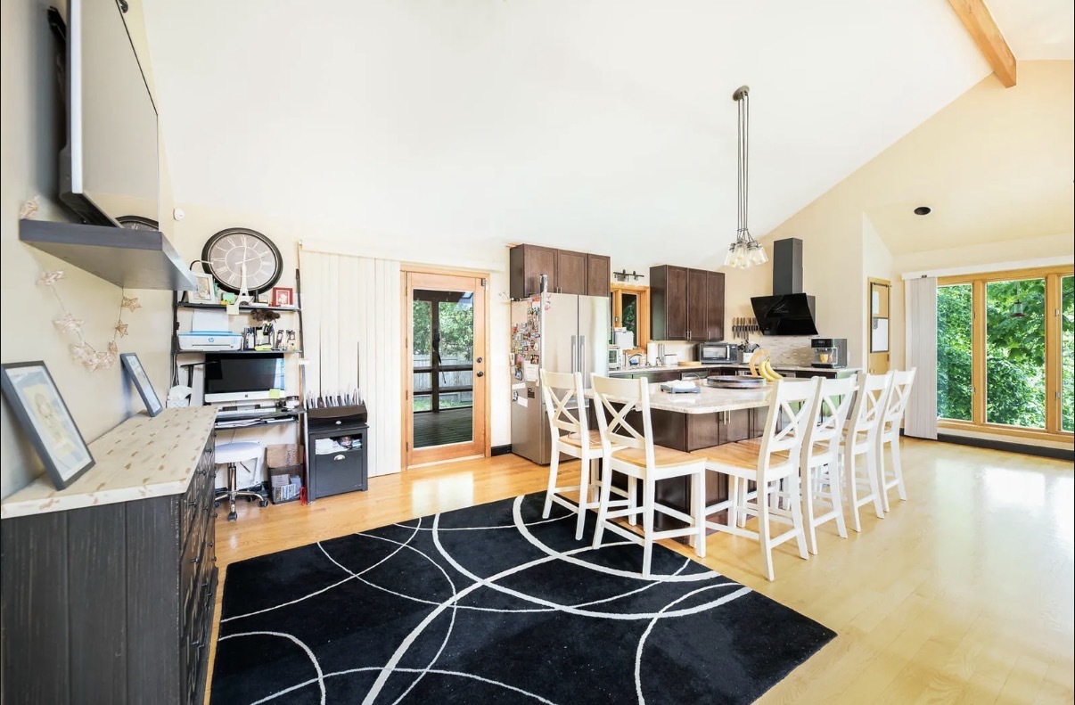25429 W Cedar Crest Lane, Lake Villa, IL 60046
