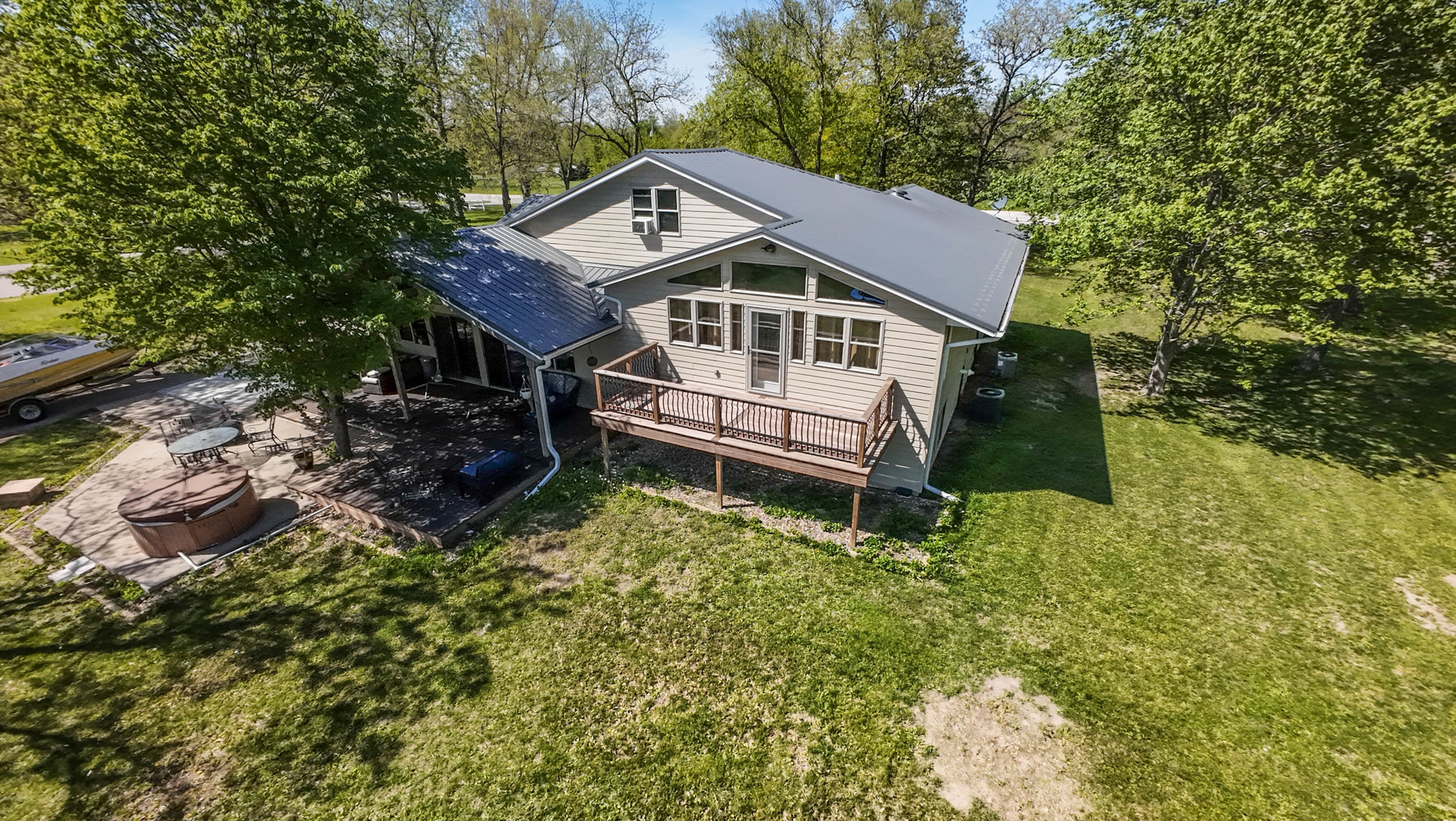 10690 E 1700 North Road, Pontiac, IL 61764