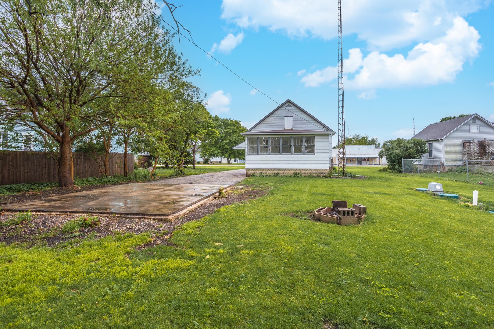 125 E Jackson Street, Cullom, IL 60929