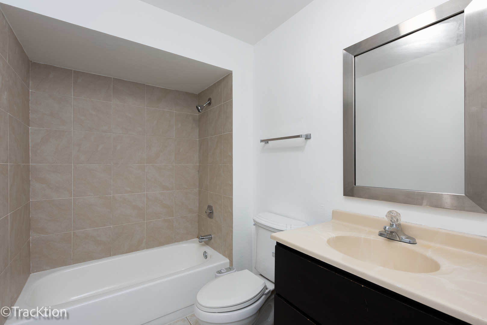 159 W Elk Trail #359, Carol Stream, IL 60188