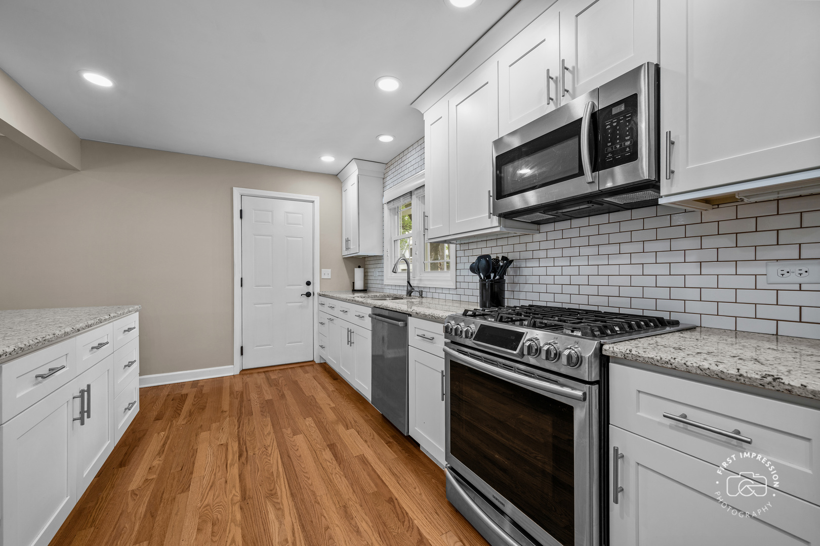 325 Hemlock Lane, Naperville, IL 60540