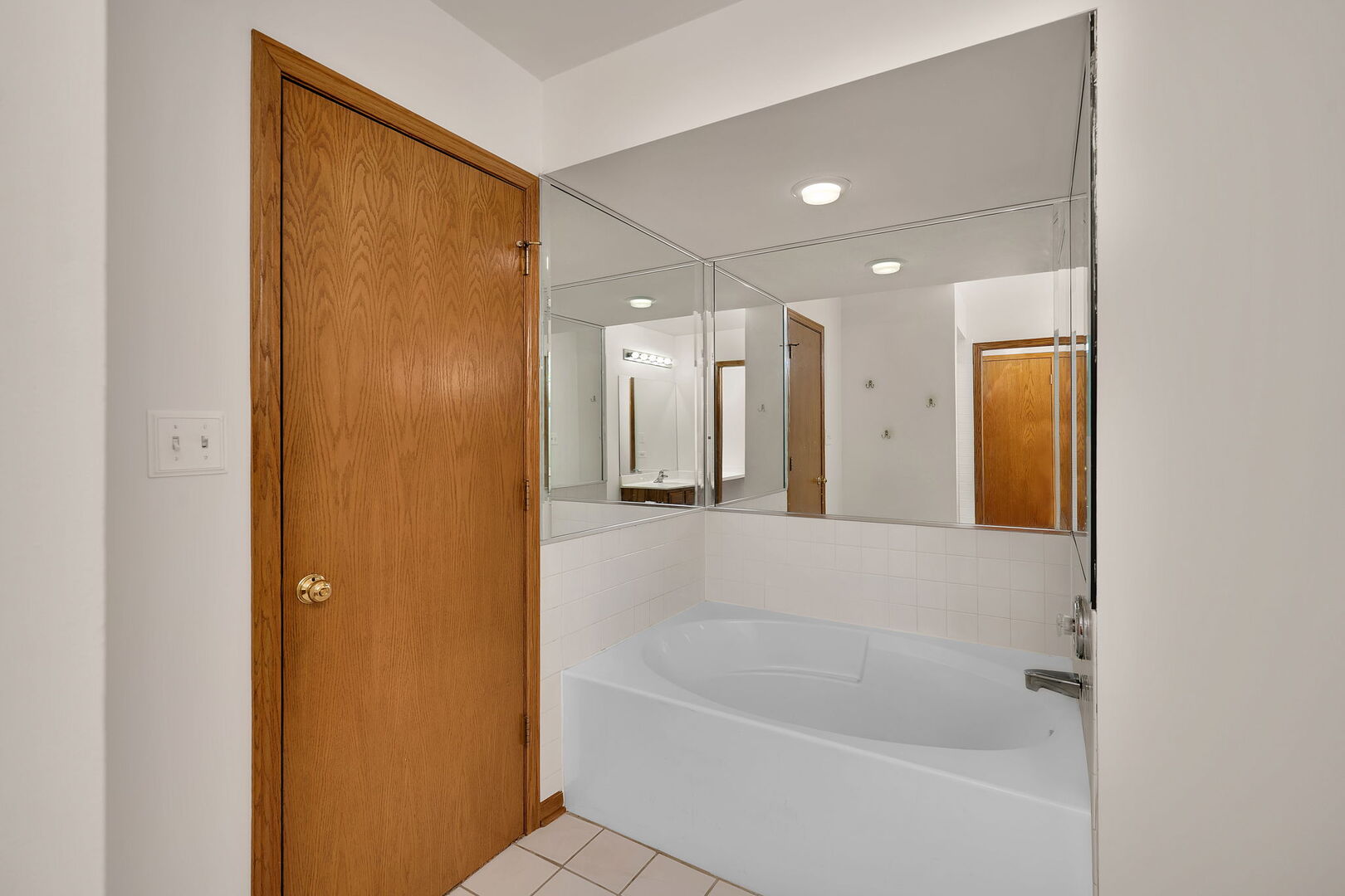 1466 Root Street #1, Crest Hill, IL 60435
