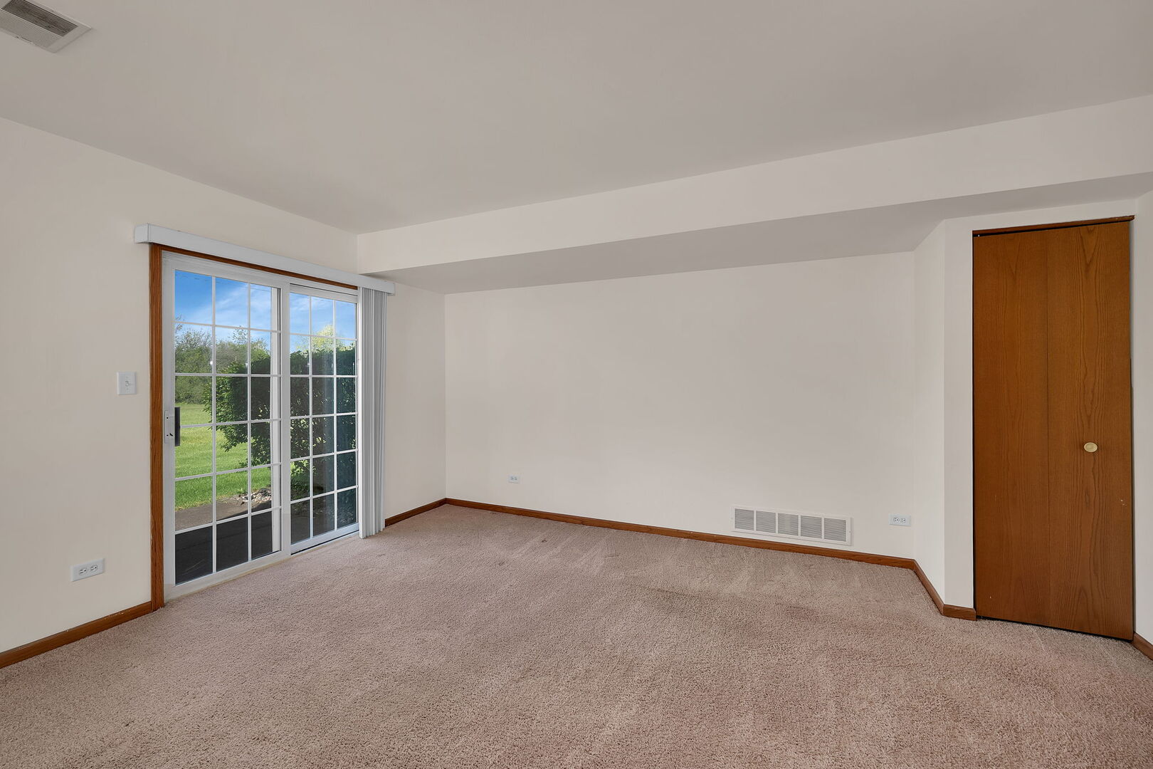 1466 Root Street #1, Crest Hill, IL 60435