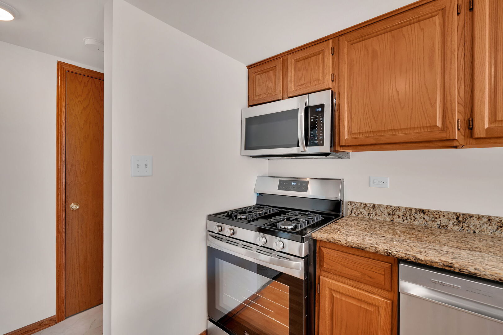 1466 Root Street #1, Crest Hill, IL 60435