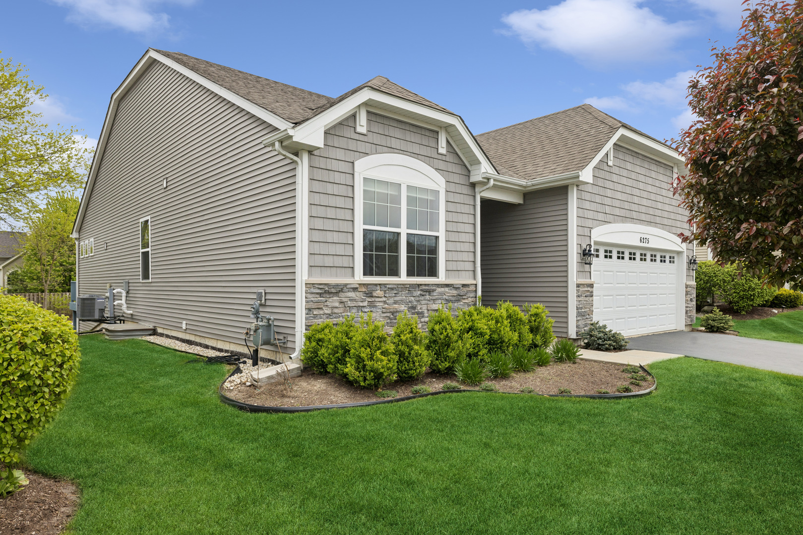 6275 Doral Drive, Gurnee, IL 60031
