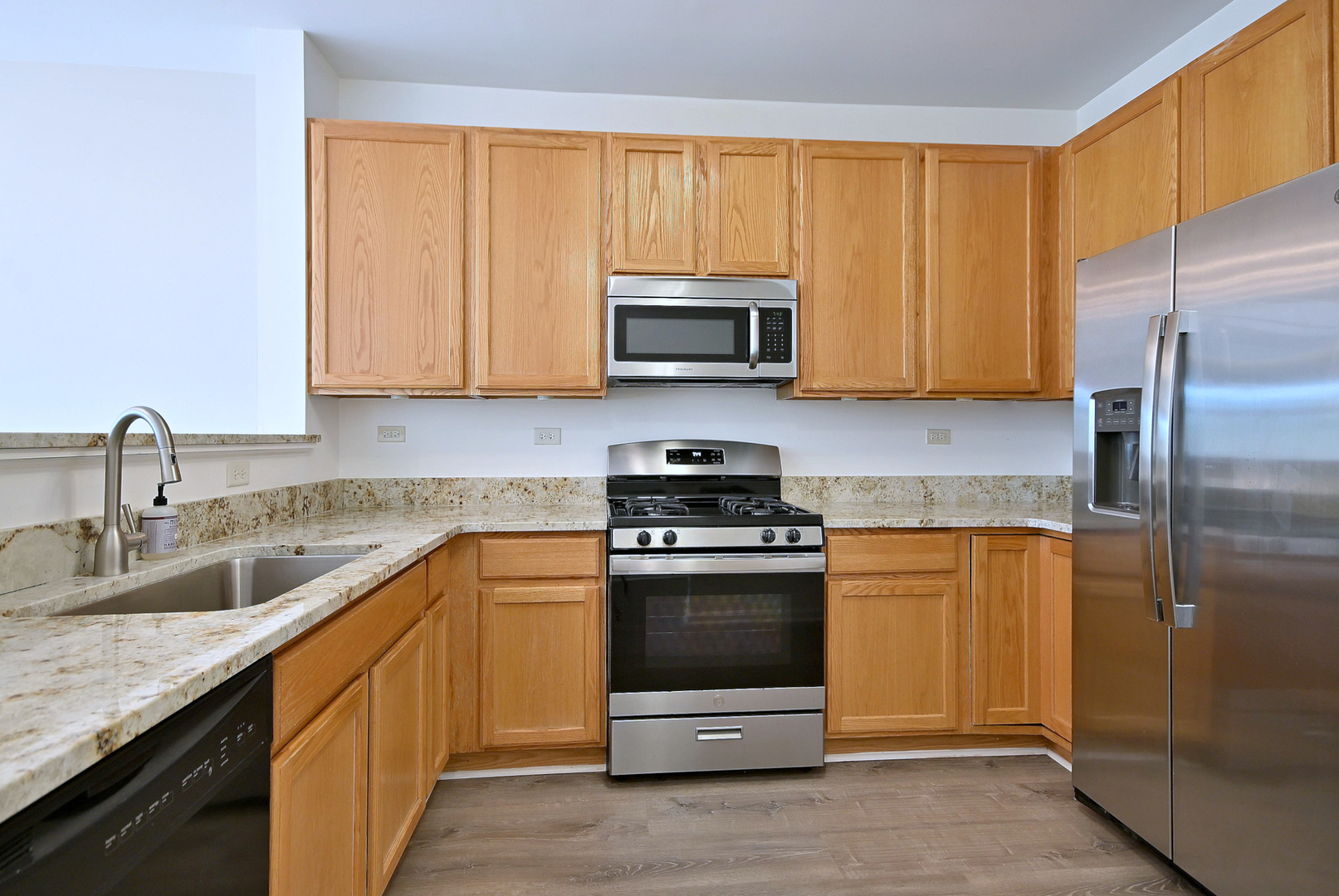 2378 Overlook Court, Naperville, IL 60563