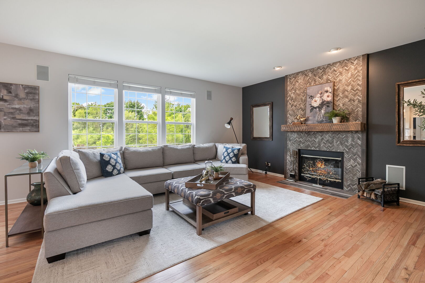 2637 W Autumn Drive, Round Lake, IL 60073