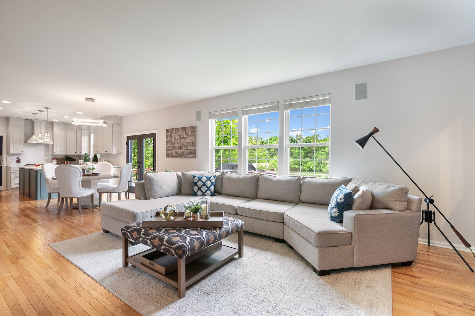 2637 W Autumn Drive, Round Lake, IL 60073