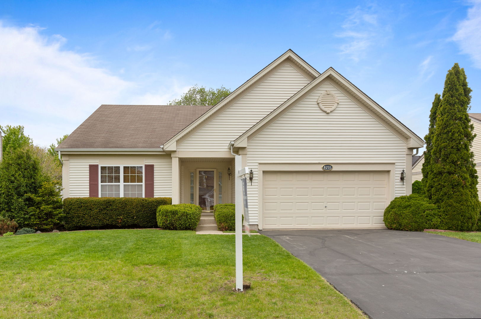 9231 Durham Drive, Huntley, IL 60142