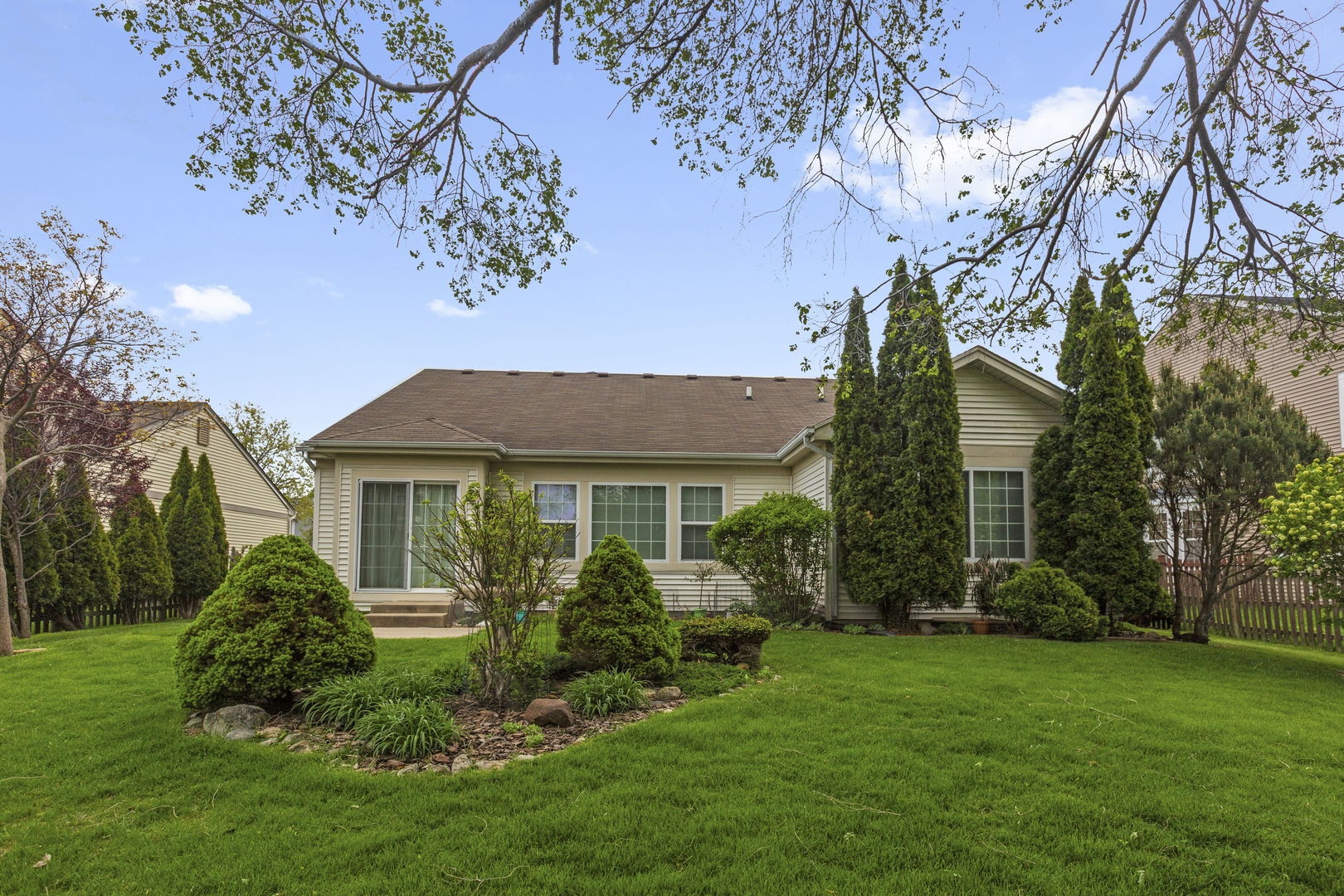9231 Durham Drive, Huntley, IL 60142